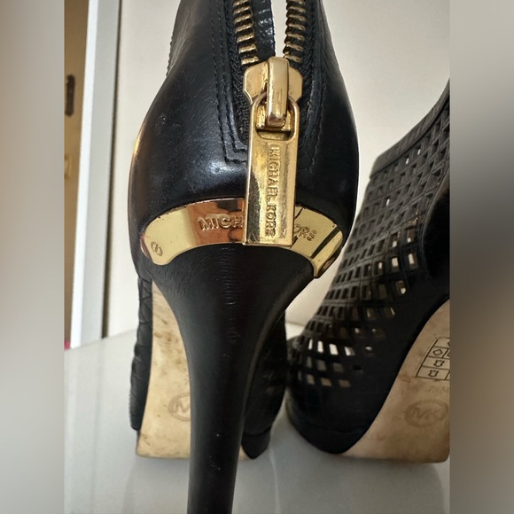 Michel Kors high hills size 7.5 - Picture 7 of 16